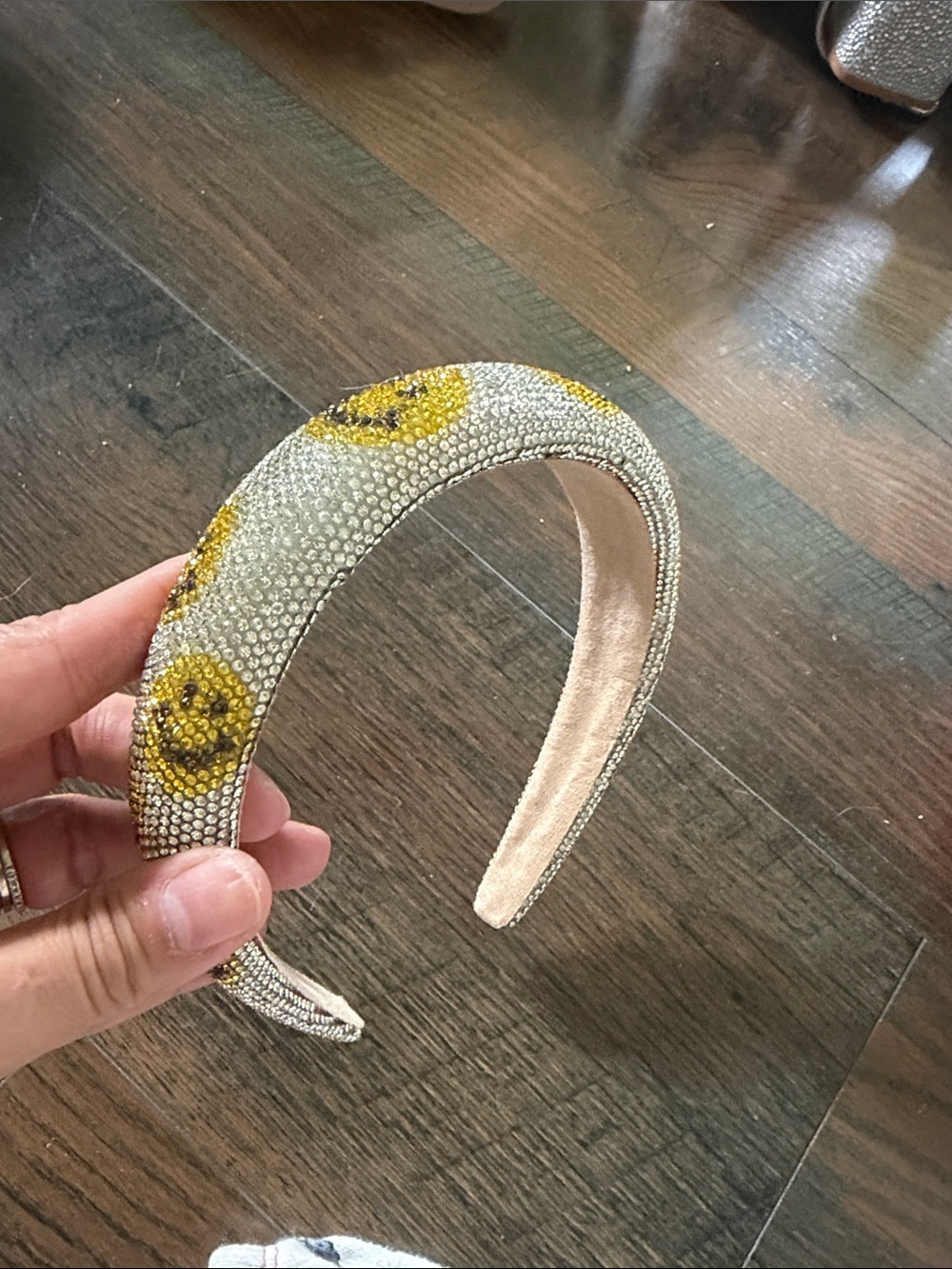 Crystal Embellished Smile Face Headband in Yellow and Silver